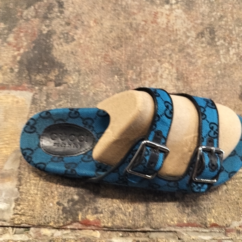 Gucci slides
